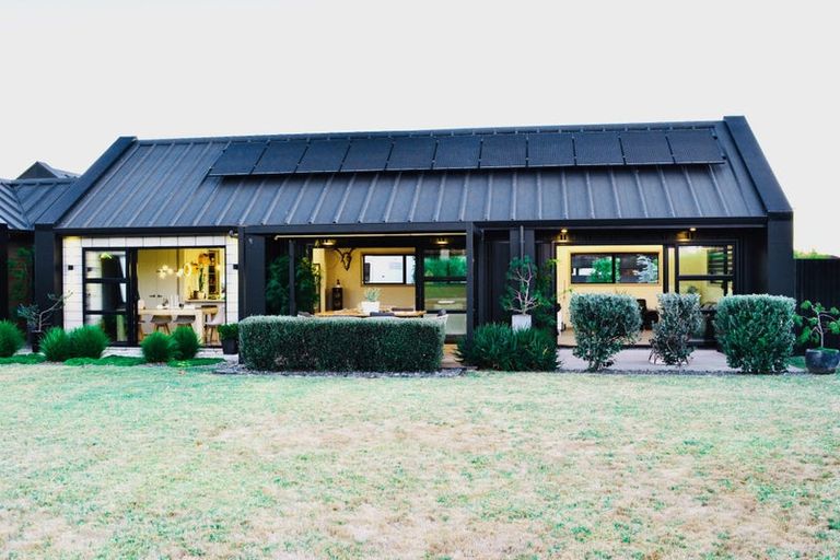 Photo of property in 16 Kaniera Terrace, Cambridge, 3434