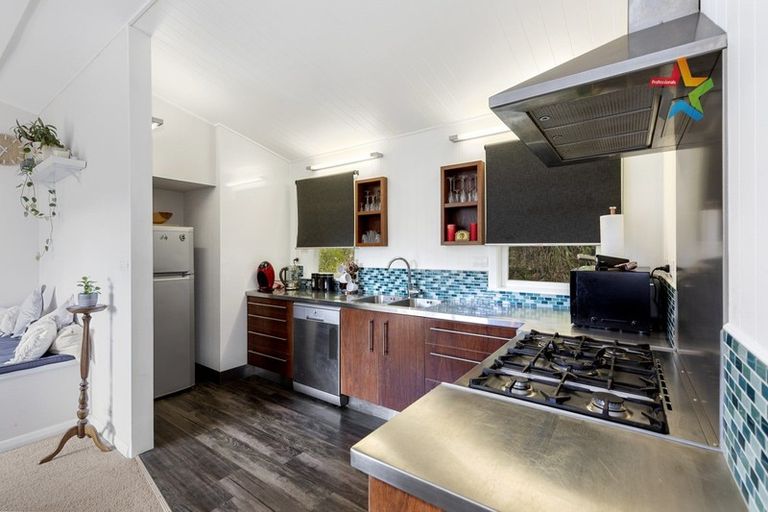 Photo of property in 32 Ngahere Street, Stokes Valley, Lower Hutt, 5019