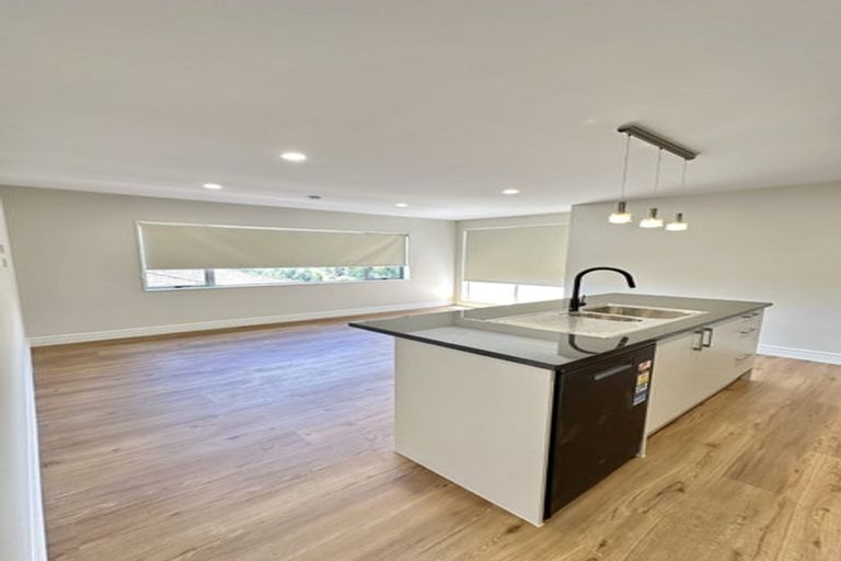 Photo of property in 17c Balmain Road, Birkenhead, Auckland, 0626