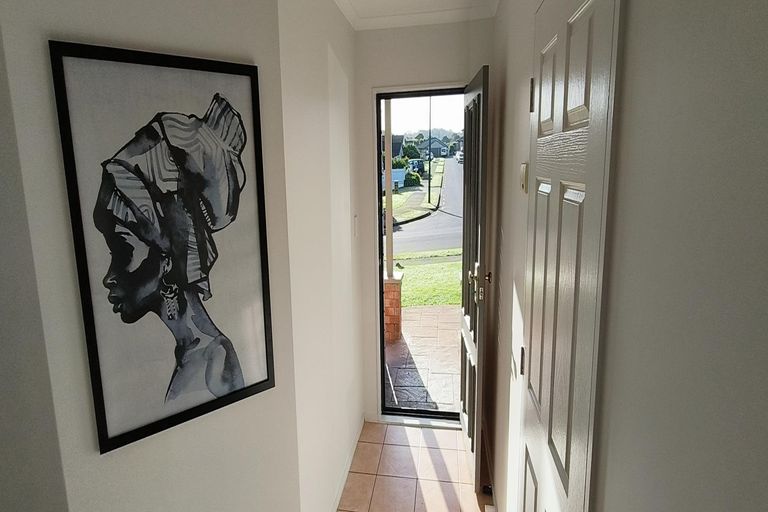 Photo of property in 8a Norman Close, The Gardens, Auckland, 2105
