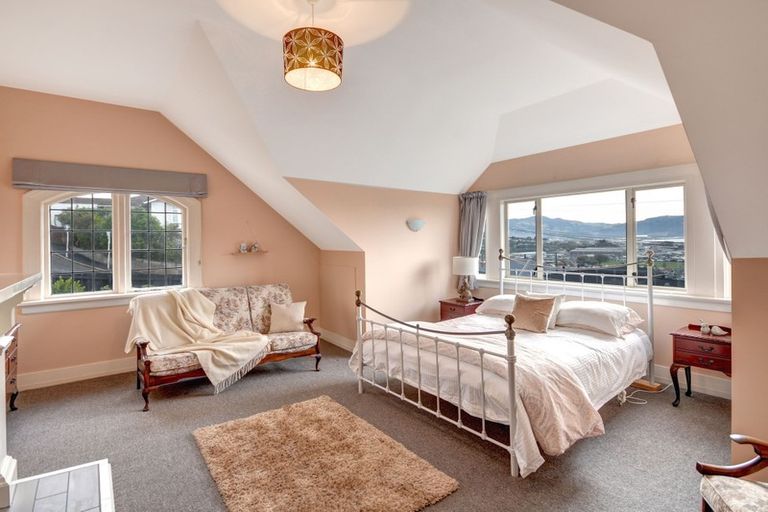 Photo of property in 70 Easther Crescent, Kew, Dunedin, 9012