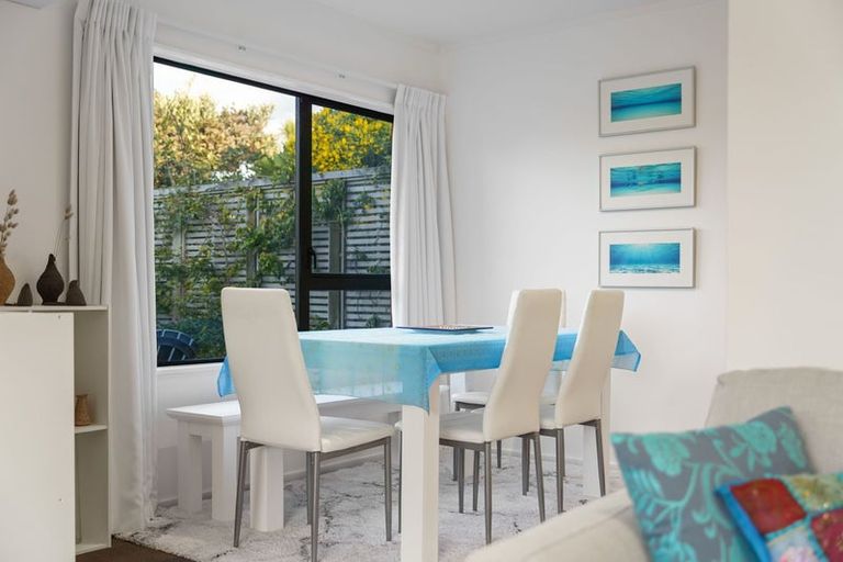 Photo of property in 23 Reeves Street, Waikanae Beach, Waikanae, 5036