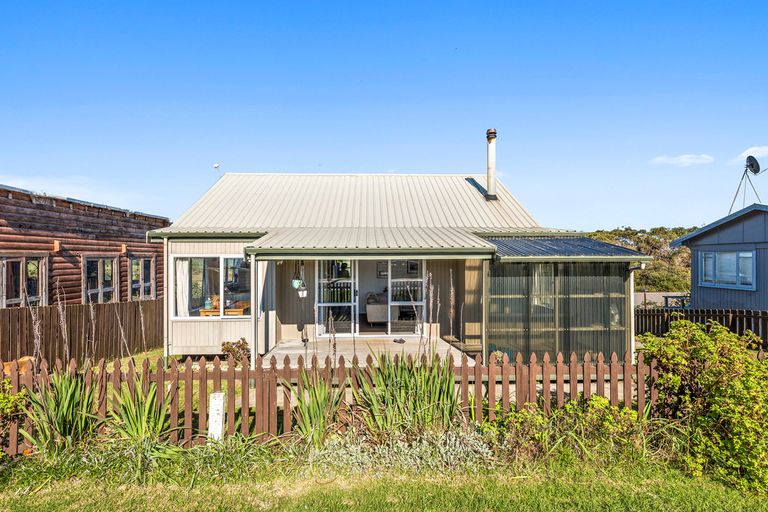 Photo of property in 344 Pukehina Parade, Pukehina, Te Puke, 3189