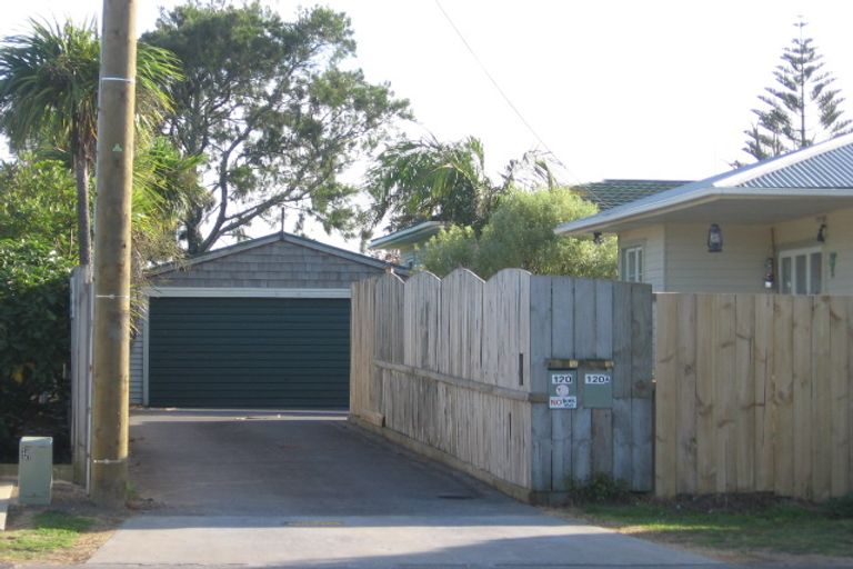 Photo of property in 2/120 Chivalry Road, Glenfield, Auckland, 0629