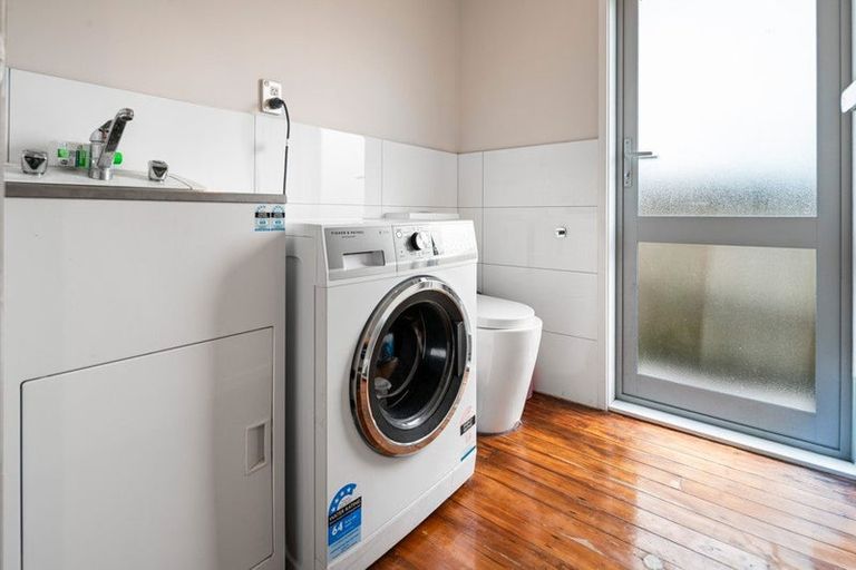 Photo of property in 27 Normanton Street, Glenfield, Auckland, 0629