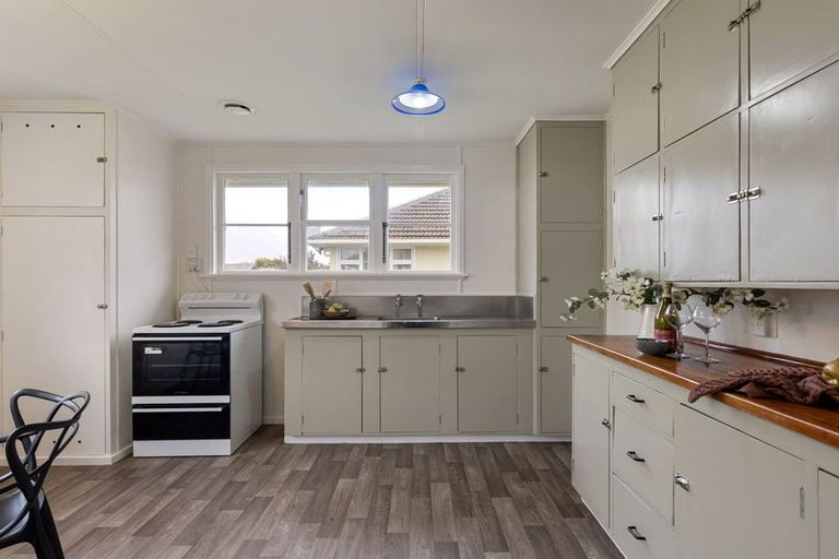 Photo of property in 3 Thames Street, Roslyn, Palmerston North, 4414