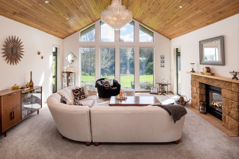 Photo of property in 384 Clifton Road, Whitford, Howick, 2571