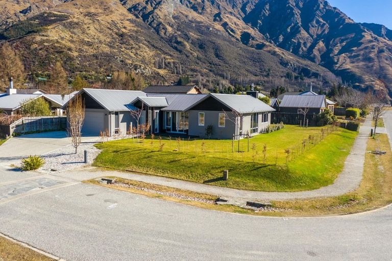 Photo of property in 6 Mathias Terrace, Arthurs Point, Queenstown, 9371