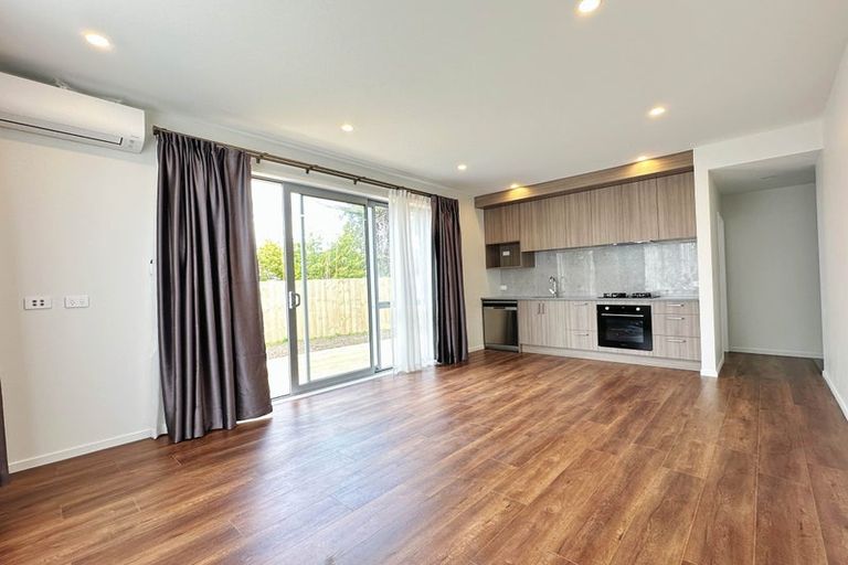 Photo of property in 16 Macnay Way, Murrays Bay, Auckland, 0630