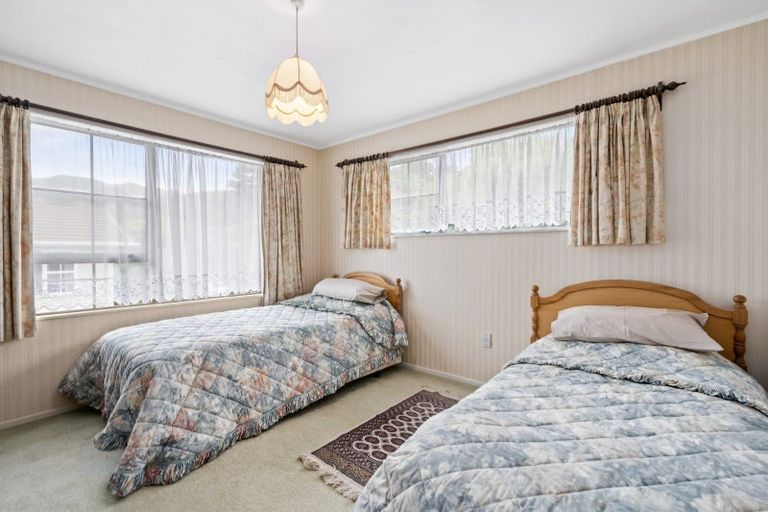 Photo of property in 17 Waddington Drive, Naenae, Lower Hutt, 5011