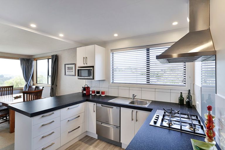 Photo of property in 35 Pioneer Crescent, Helensburgh, Dunedin, 9010