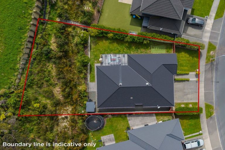 Photo of property in 35 Banks Boulevard, Whitby, Porirua, 5024