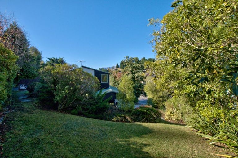 Photo of property in 19 Wye Place, Fernhill, Queenstown, 9300
