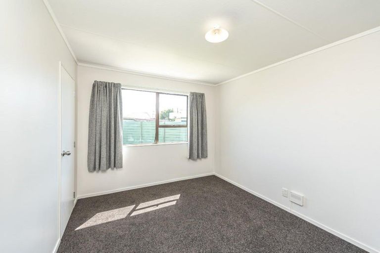 Photo of property in 90a Hinau Street, Castlecliff, Whanganui, 4501
