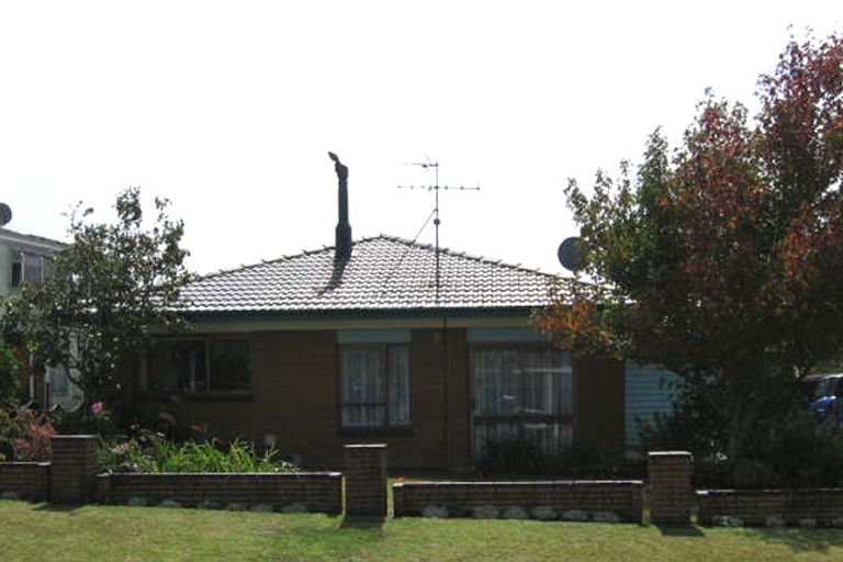 Photo of property in 10 Tanoa Place, Glendene, Auckland, 0602