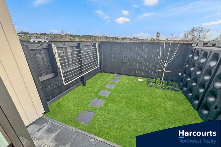 Photo of property in 7/48 Moire Road, Massey, Auckland, 0614