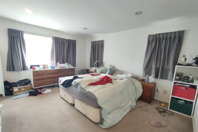 Photo of property in 6b Gossamer Drive, Pakuranga Heights, Auckland, 2010
