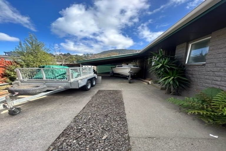 Photo of property in 51 Kent Street, Picton, 7220