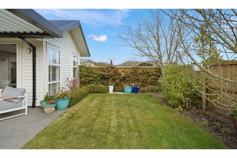 Photo of property in 2 Noble Close, Rangiora, 7400