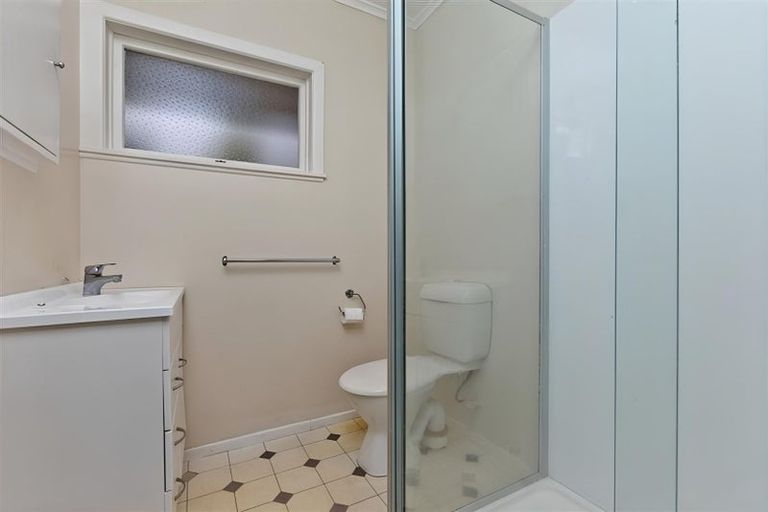 Photo of property in 2/17 Saltburn Road, Milford, Auckland, 0620