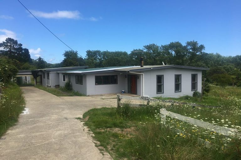 Photo of property in 695 State Highway 16, Kumeu, 0891