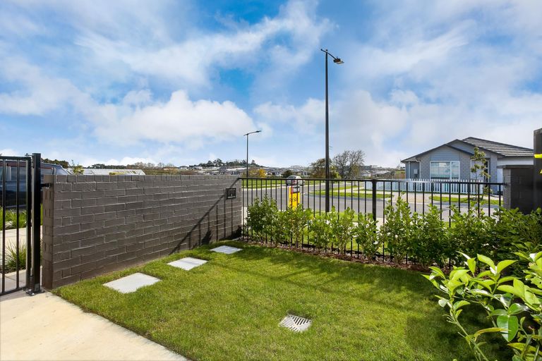 Photo of property in 12 Park Chester Road, Pukekohe, 2120