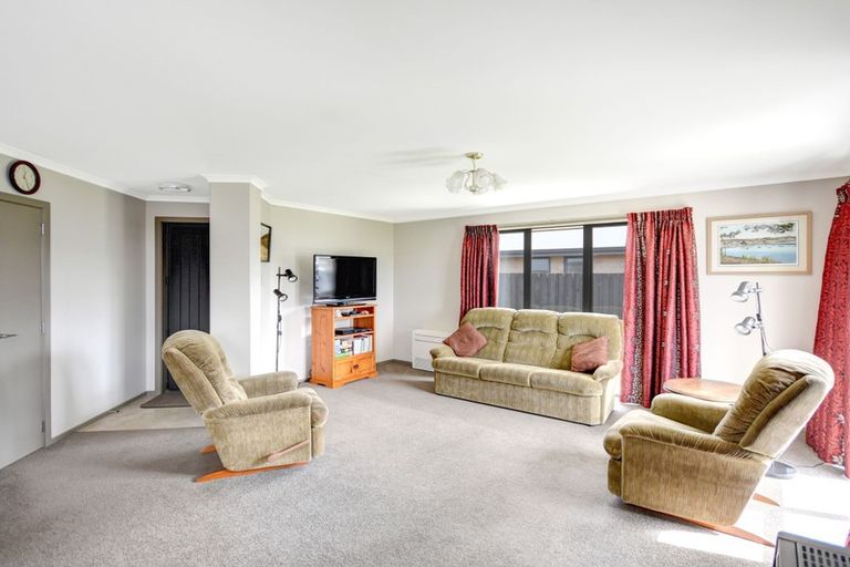 Photo of property in 16 Cross Street, Milton, 9220