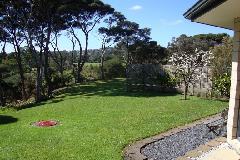 Photo of property in 28 Halyard Loop, Haruru, 0204