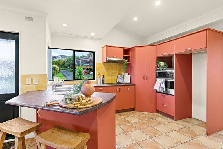 Photo of property in 19 Merehai Place, Snells Beach, 0920