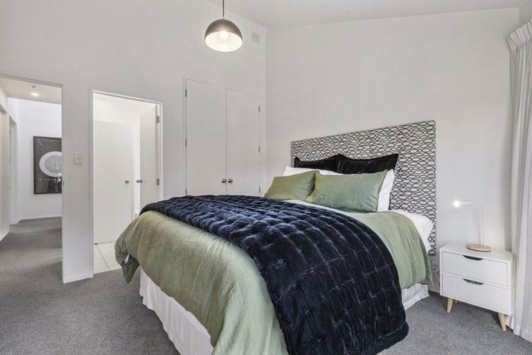 Photo of property in 10/8 Tobago Place, Sunnynook, Auckland, 0620