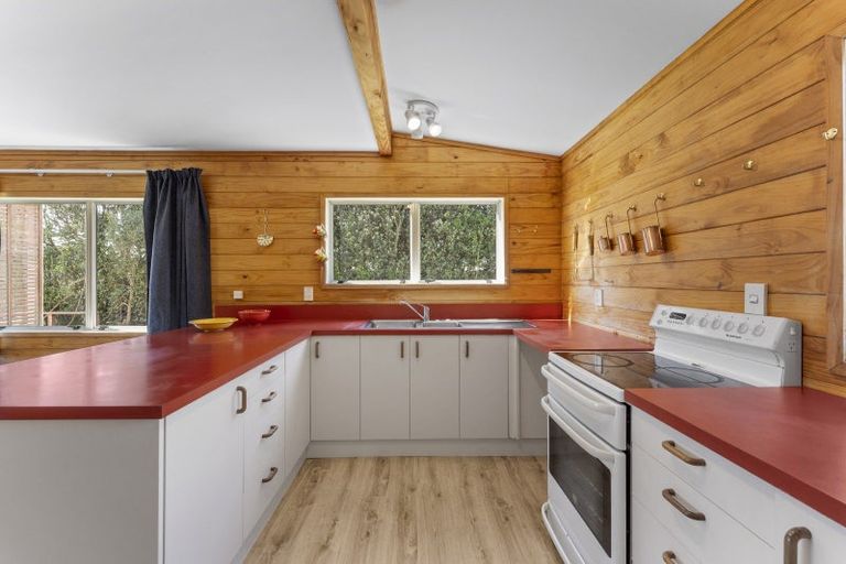 Photo of property in 18 Kitchener Street, Te Horo Beach, Otaki, 5581