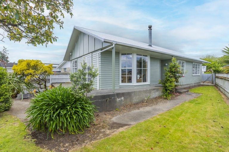 Photo of property in 44 Walton Road, Paraparaumu Beach, Paraparaumu, 5032