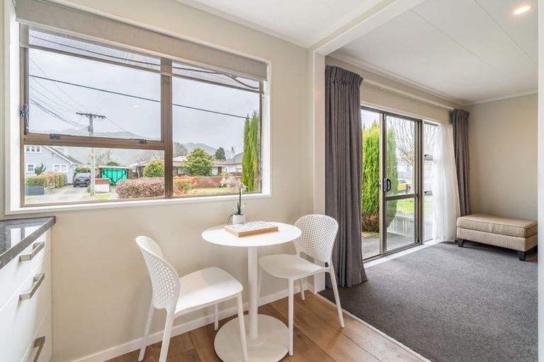 Photo of property in 2/48 Kowhai Avenue, Ebdentown, Upper Hutt, 5018