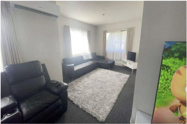 Photo of property in 8 Matuhi Grove, Papatoetoe, Auckland, 2025