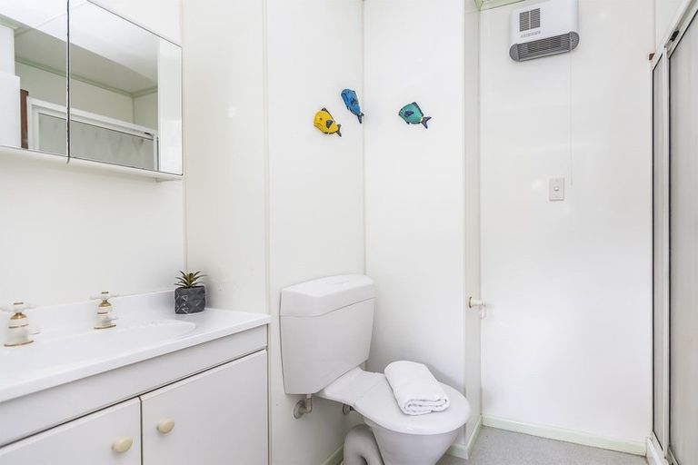 Photo of property in 112 Sutherland Road, Melrose, Wellington, 6023