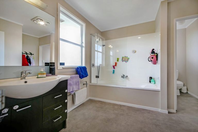 Photo of property in 39 Truscott Avenue, Johnsonville, Wellington, 6037