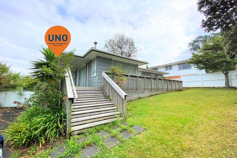 Photo of property in 8 Kerria Place, Sunnynook, Auckland, 0620