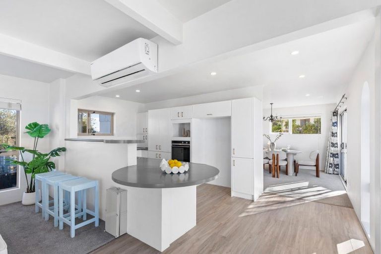 Photo of property in 825 Beach Road, Browns Bay, Auckland, 0630