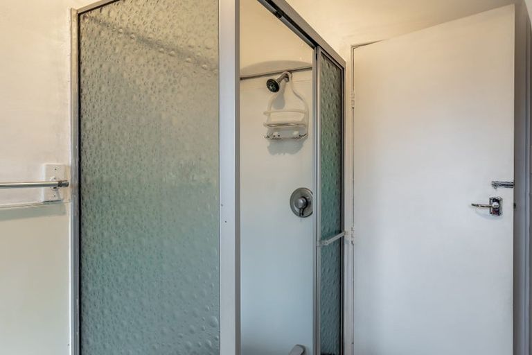 Photo of property in 26 Barron Drive, Green Bay, Auckland, 0604