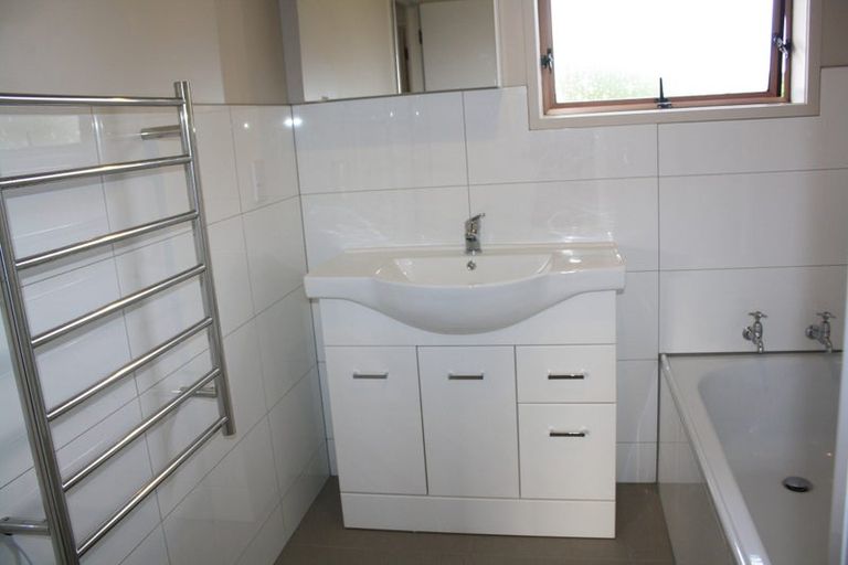 Photo of property in 2/2 Thurston Place, Bucklands Beach, Auckland, 2012