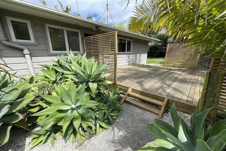 Photo of property in 32b Lyttelton Avenue, Forrest Hill, Auckland, 0620