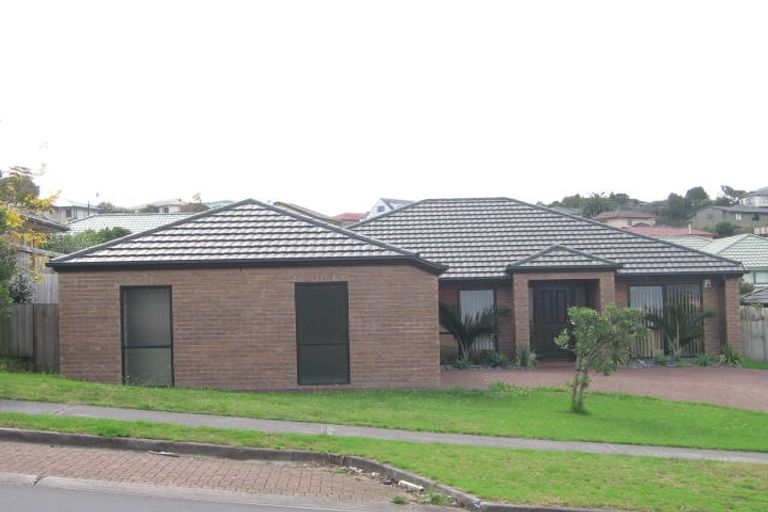 Photo of property in 25 San Bernadino Drive, Henderson, Auckland, 0612