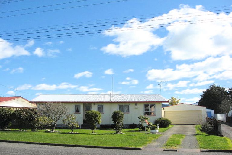 Photo of property in 25 Bennett Street, Waipawa, 4210