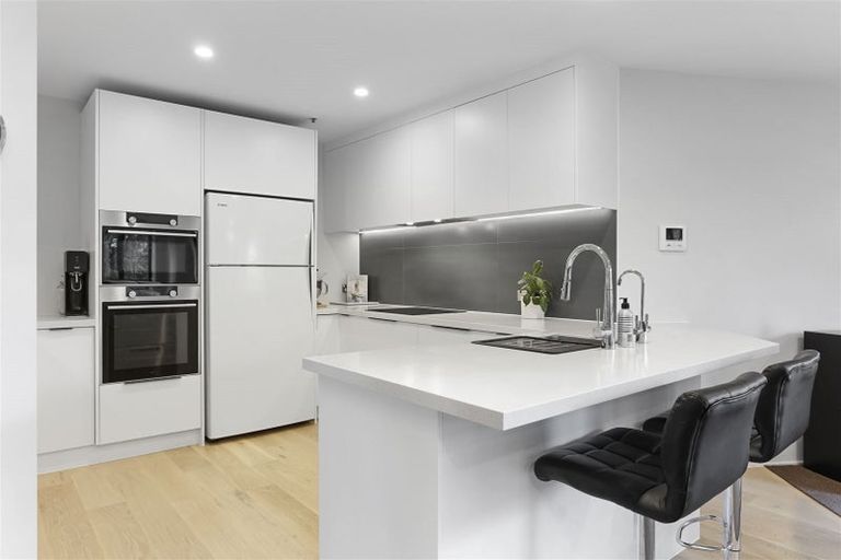 Photo of property in Mon Desir Apartments, 1d/173 Hurstmere Road, Takapuna, Auckland, 0622