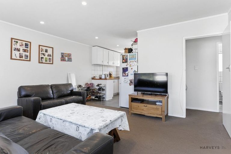 Photo of property in 2/22c Evans Road, Glen Eden, Auckland, 0602
