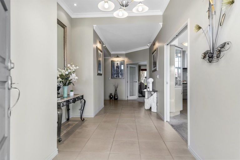 Photo of property in 1 Saratoga Court, Papamoa Beach, Papamoa, 3118