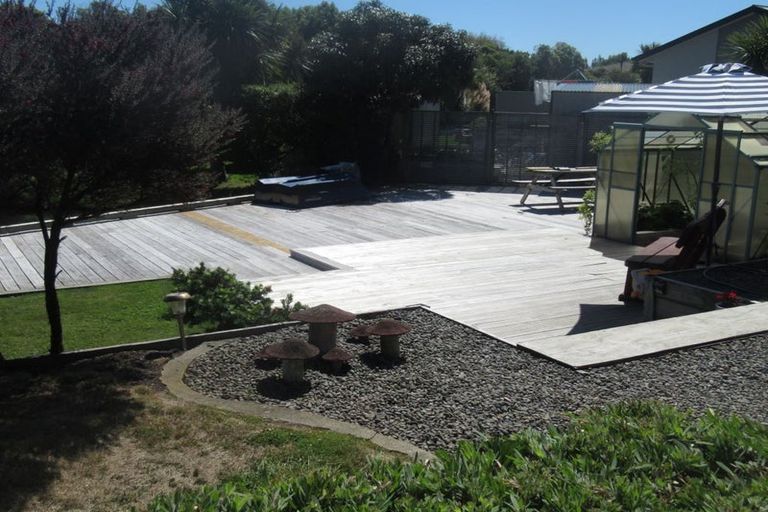 Photo of property in 3 Moss Lane, Raumati Beach, Paraparaumu, 5032