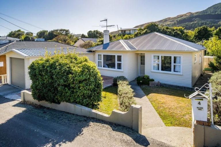 Photo of property in 4 Bell Street, Tawa, Wellington, 5028