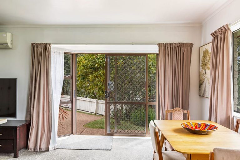 Photo of property in 1/60 Nikau Street, New Lynn, Auckland, 0600