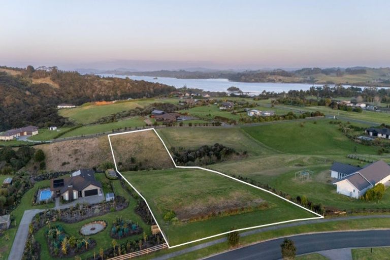 Photo of property in 6 Fernbird Grove, Kerikeri, 0294
